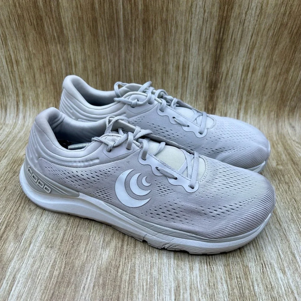 Topo Athletic Ultrafly 4 Running Shoes Women's Size 10.5 Grey Stability ZipFoam